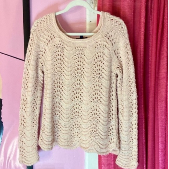 American Eagle Outfitters Sweaters - American Eagle Thick Fuzzy Crochet Pullover Soft Winter Sweater Women’s Small